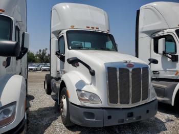  Salvage Peterbilt 579