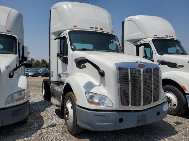  Salvage Peterbilt 579