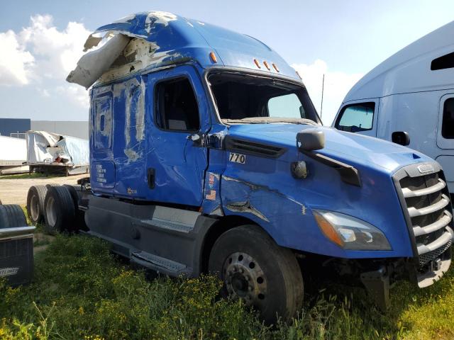  Salvage Freightliner Cascadia 1