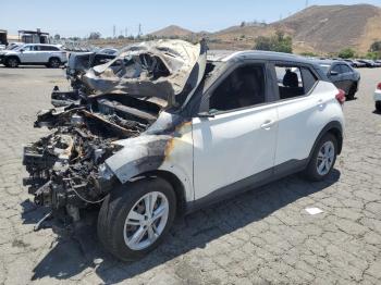  Salvage Nissan Kicks