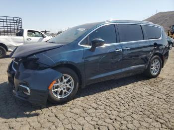  Salvage Chrysler Pacifica