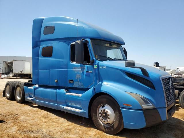  Salvage Volvo Vnl