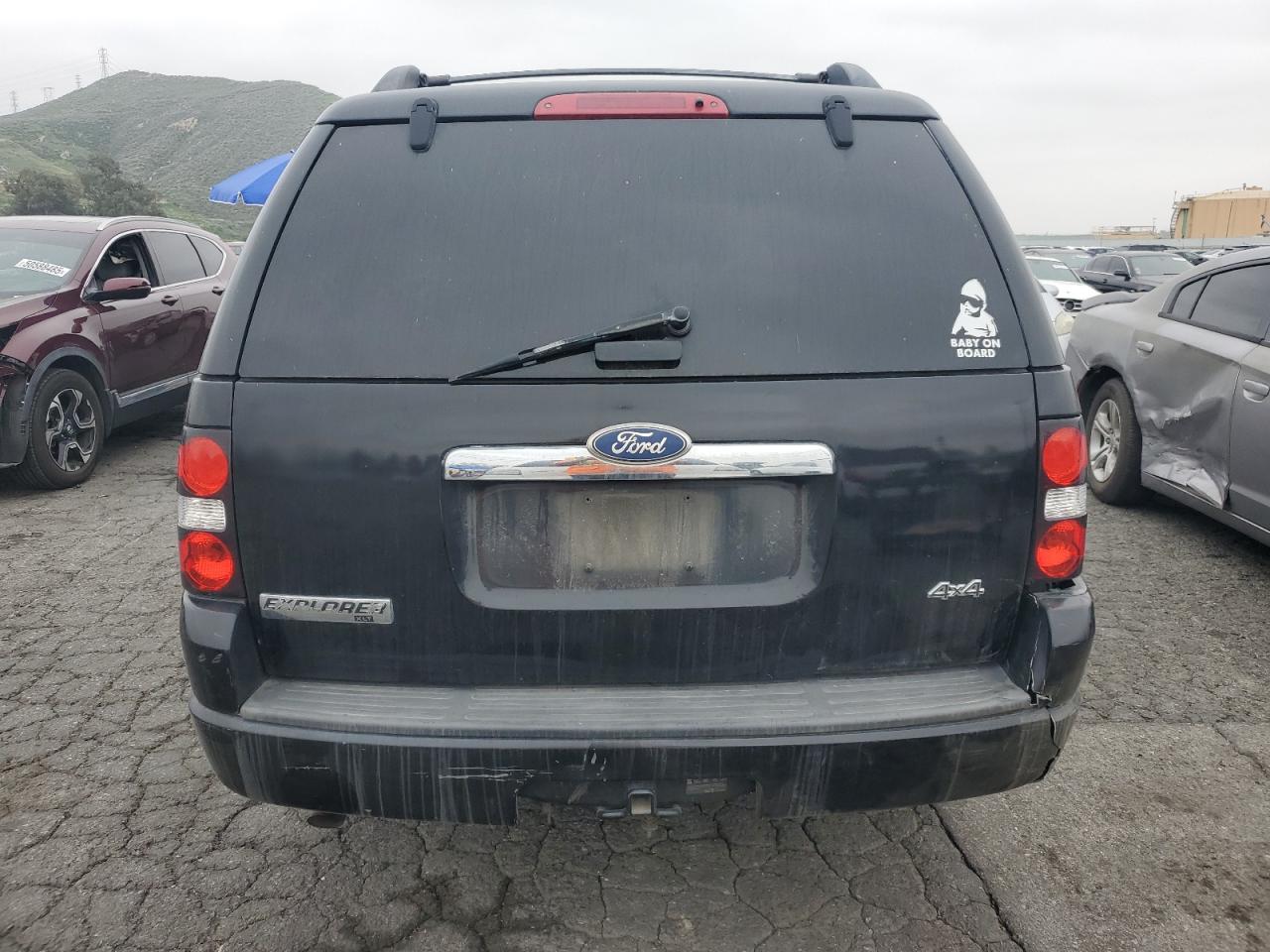 Ford Explorer Xlt Image 8