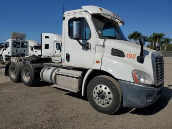  Salvage Freightliner Cascadia 1