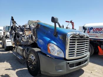  Salvage Freightliner Cascadia 1