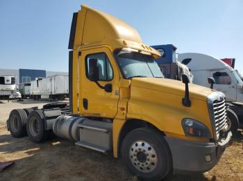  Salvage Freightliner Cascadia 1