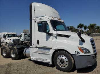  Salvage Freightliner Cascadia