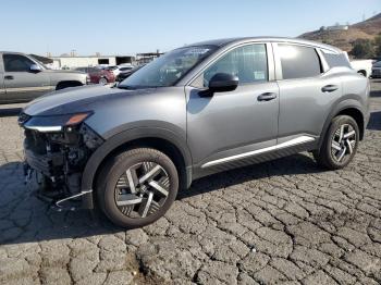  Salvage Nissan Kicks