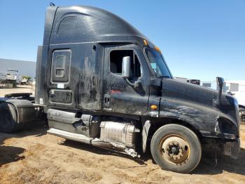  Salvage Freightliner Cascadia 1