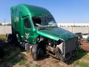  Salvage Freightliner Cascadia 1