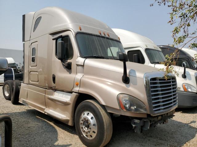  Salvage Freightliner Cascadia 1