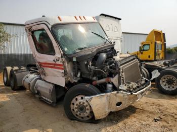  Salvage Freightliner Cascadia 1