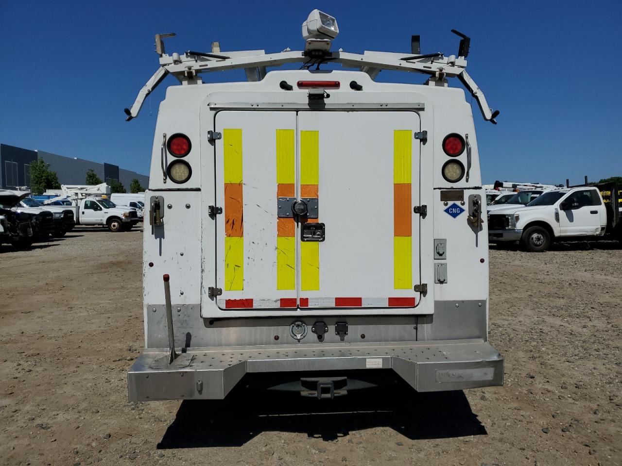 Ford F-350 Super Duty Image 4