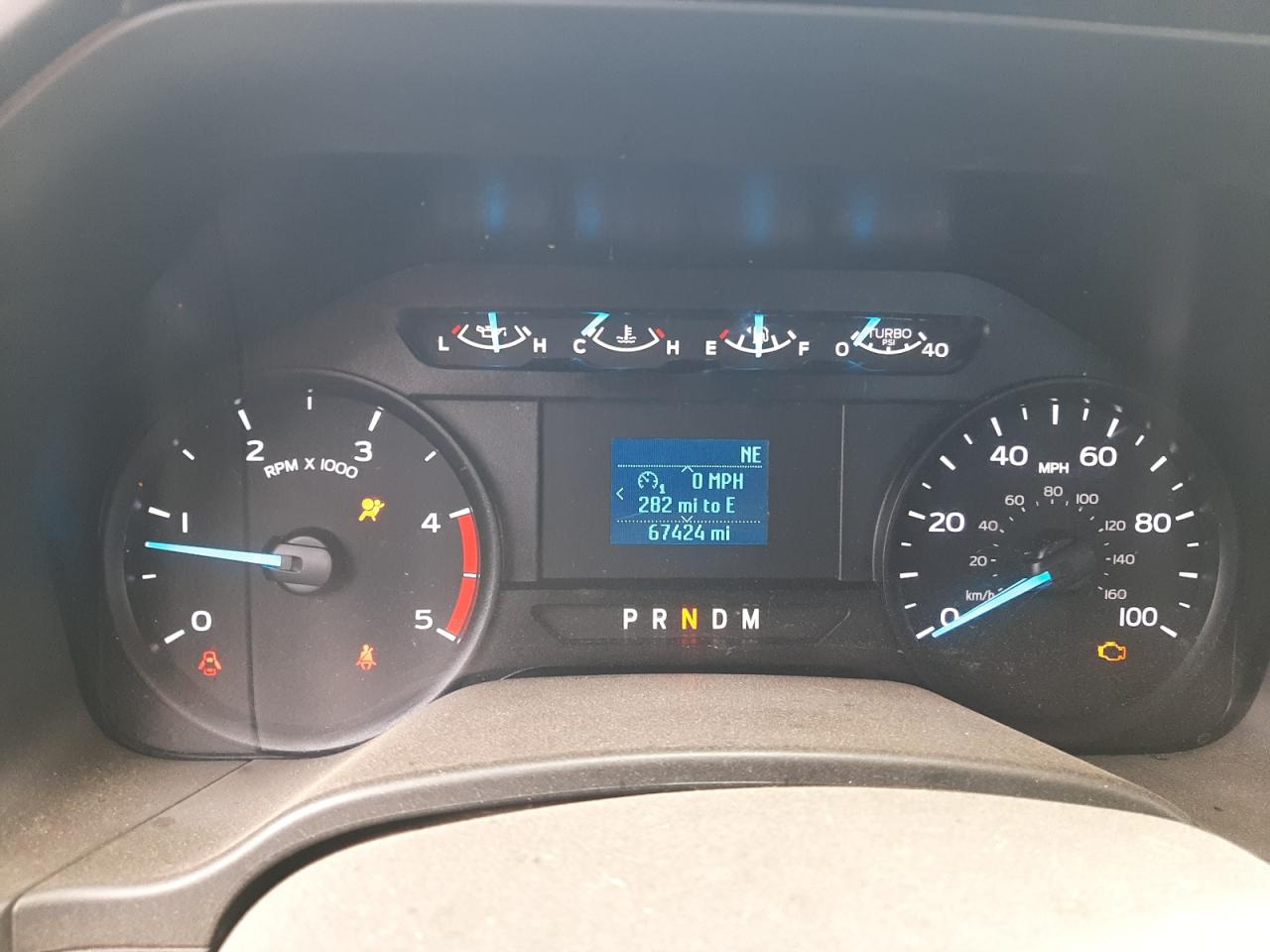 Ford F-550 Super Duty Image 7