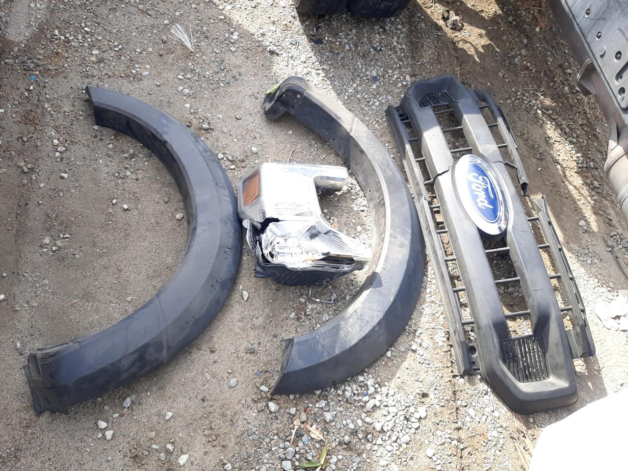 Ford F-550 Super Duty Image 14