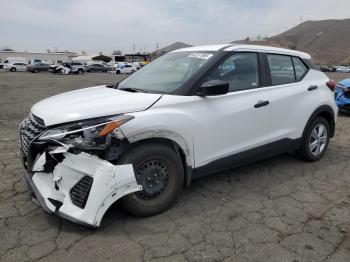 Salvage Nissan Kicks