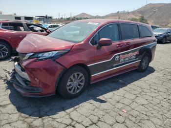  Salvage Toyota Sienna