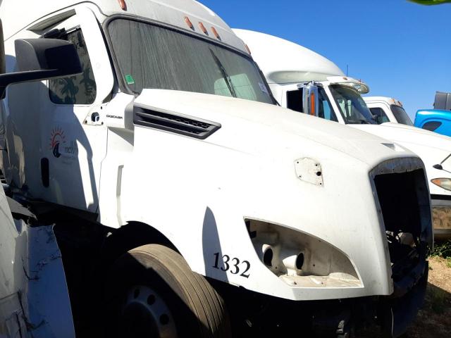  Salvage Freightliner Cascadia 1