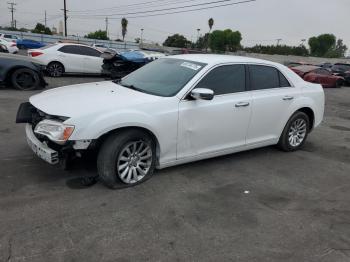  Salvage Chrysler 300