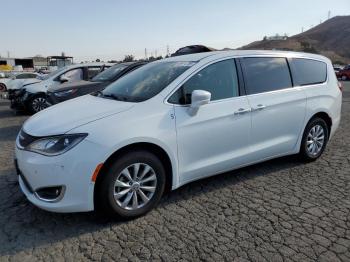  Salvage Chrysler Pacifica