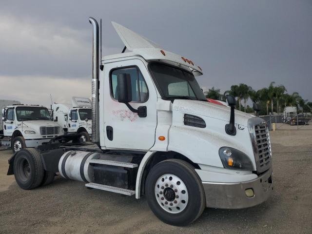  Salvage Freightliner Cascadia 1