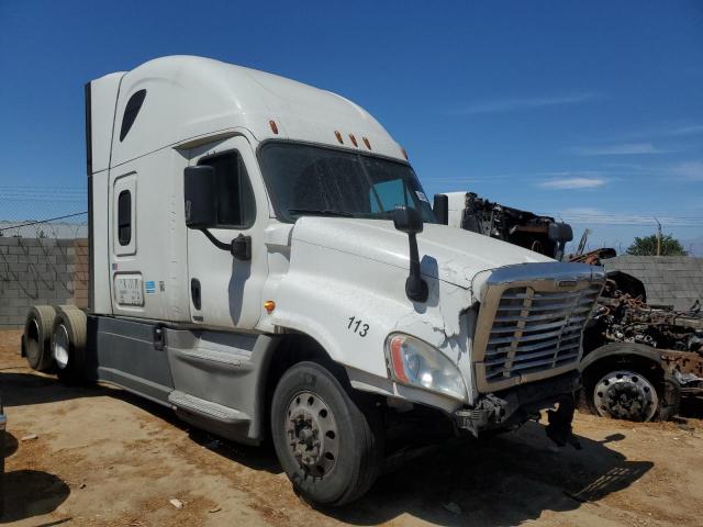  Salvage Freightliner Cascadia 1
