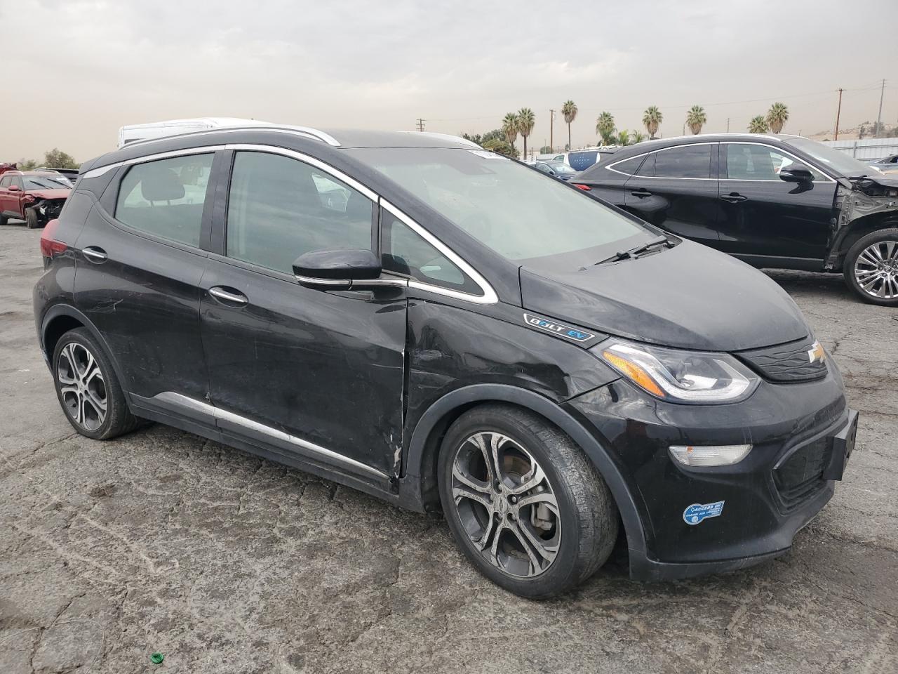 Chevrolet Bolt Premier Image 3