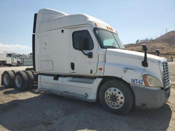  Salvage Freightliner Cascadia 1