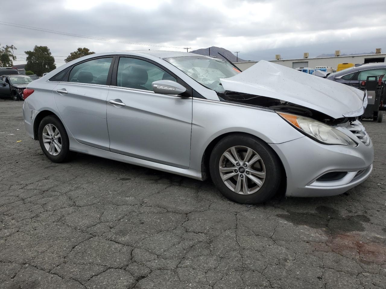 Hyundai SONATA Gls Image 12