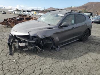  Salvage Alfa Romeo Stelvio