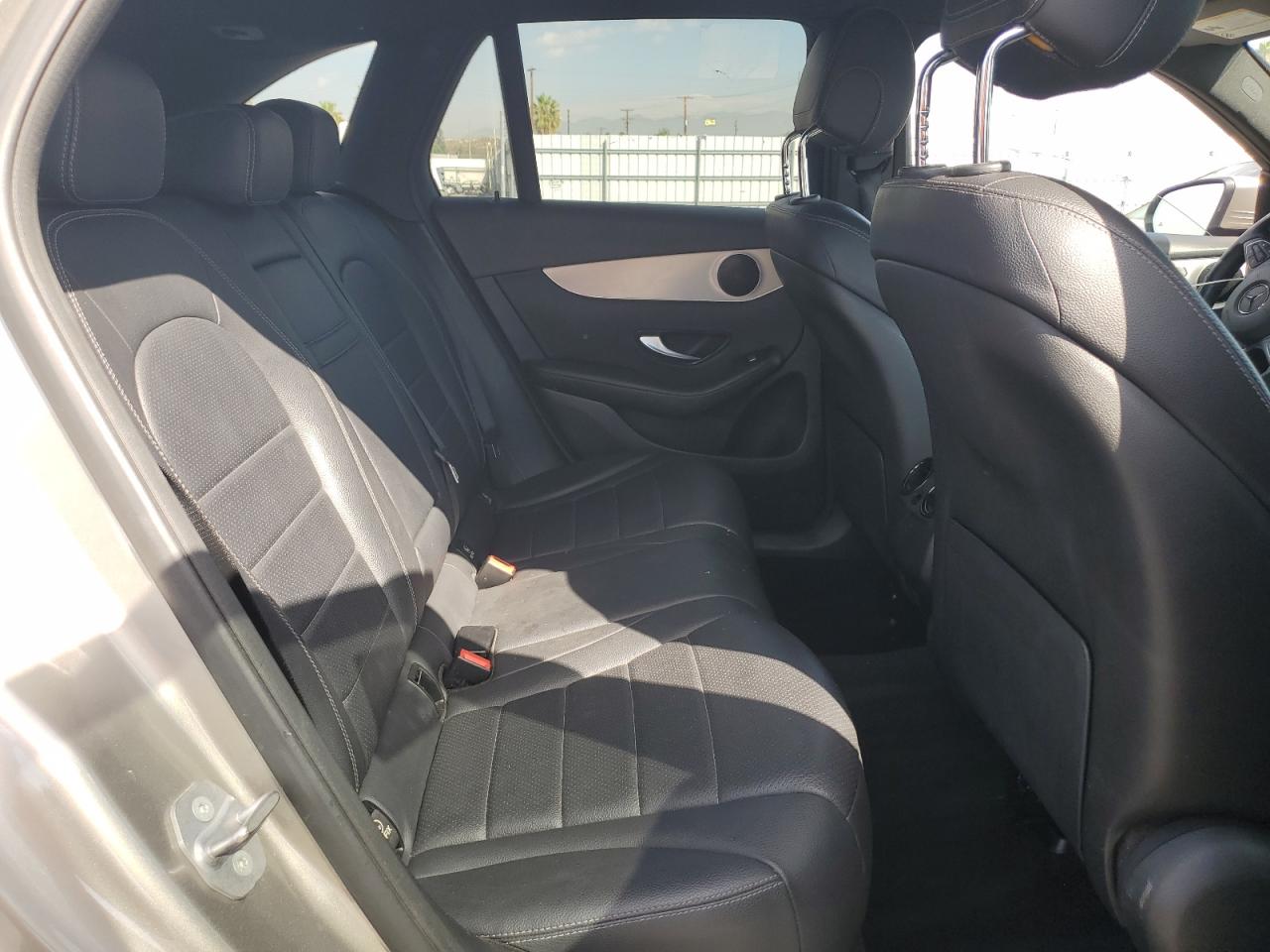 Mercedes-Benz GLC 300 Image 8