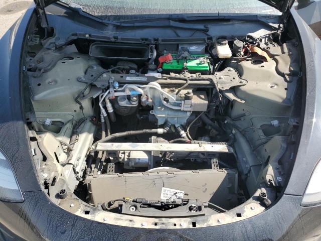 Tesla Model 3 Image 11