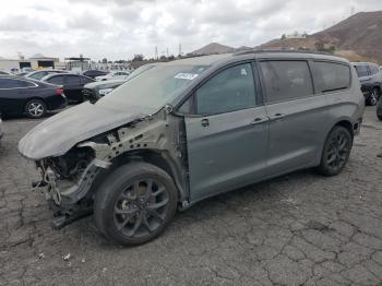  Salvage Chrysler Pacifica