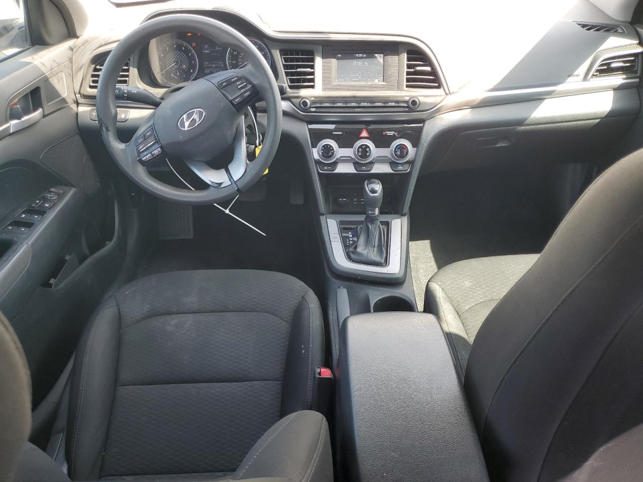 Hyundai ELANTRA Se Image 2