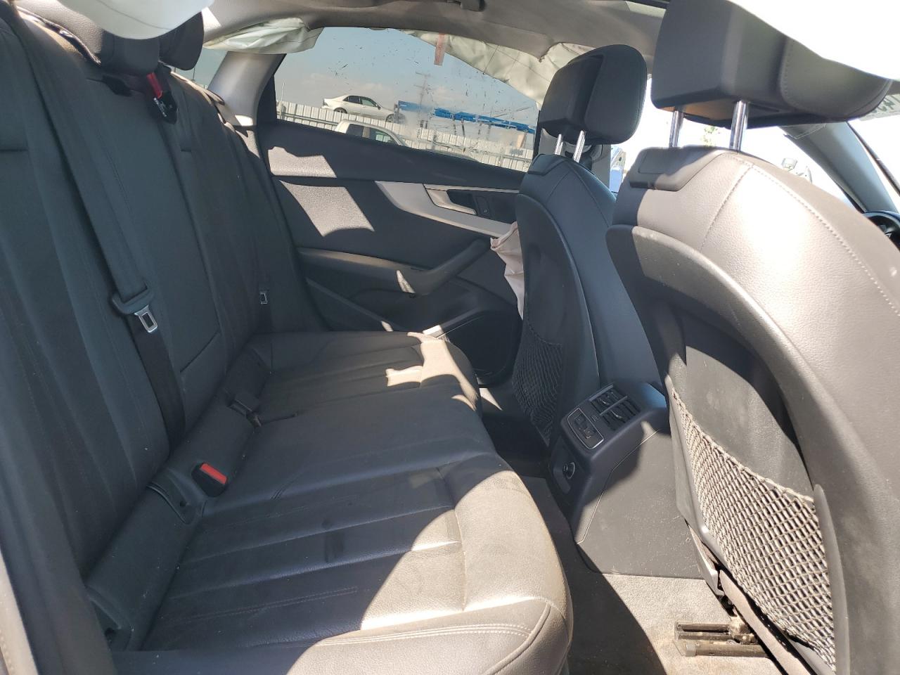 Audi A4 Premium Image 10