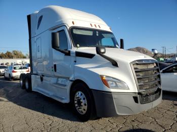  Salvage Freightliner Cascadia 1