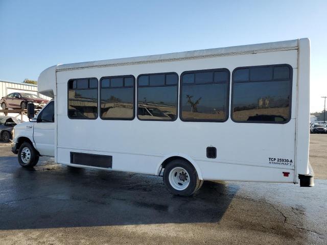 Ford Econoline E450 Super Duty Cutaway Van Image 7