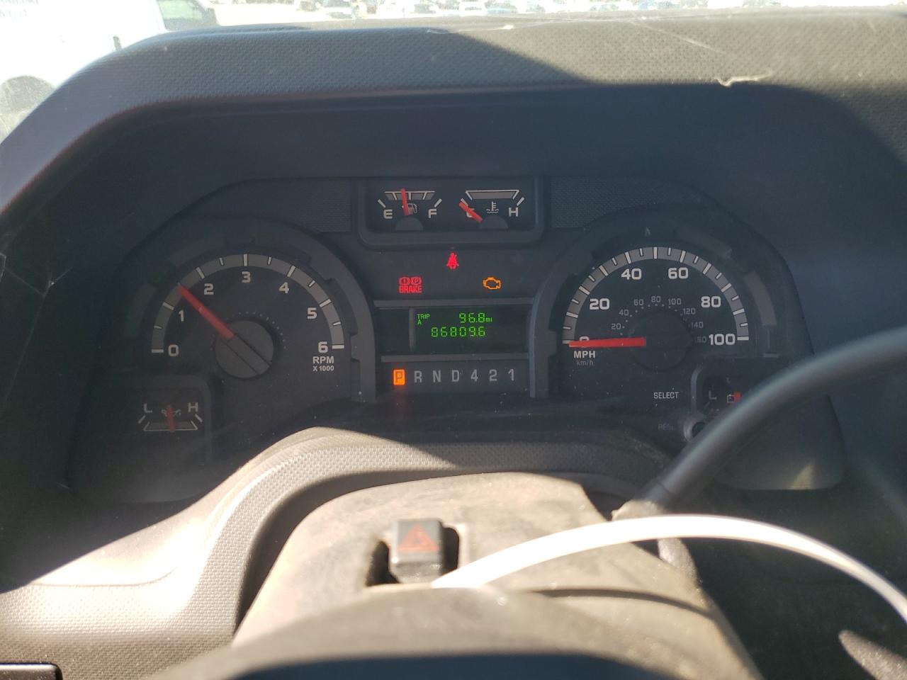 Ford Econoline E450 Super Duty Cutaway Van Image 3