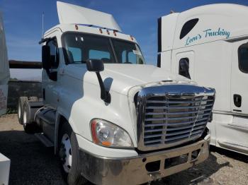  Salvage Freightliner Cascadia 1