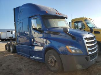  Salvage Freightliner Cascadia 1