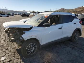  Salvage Nissan Kicks