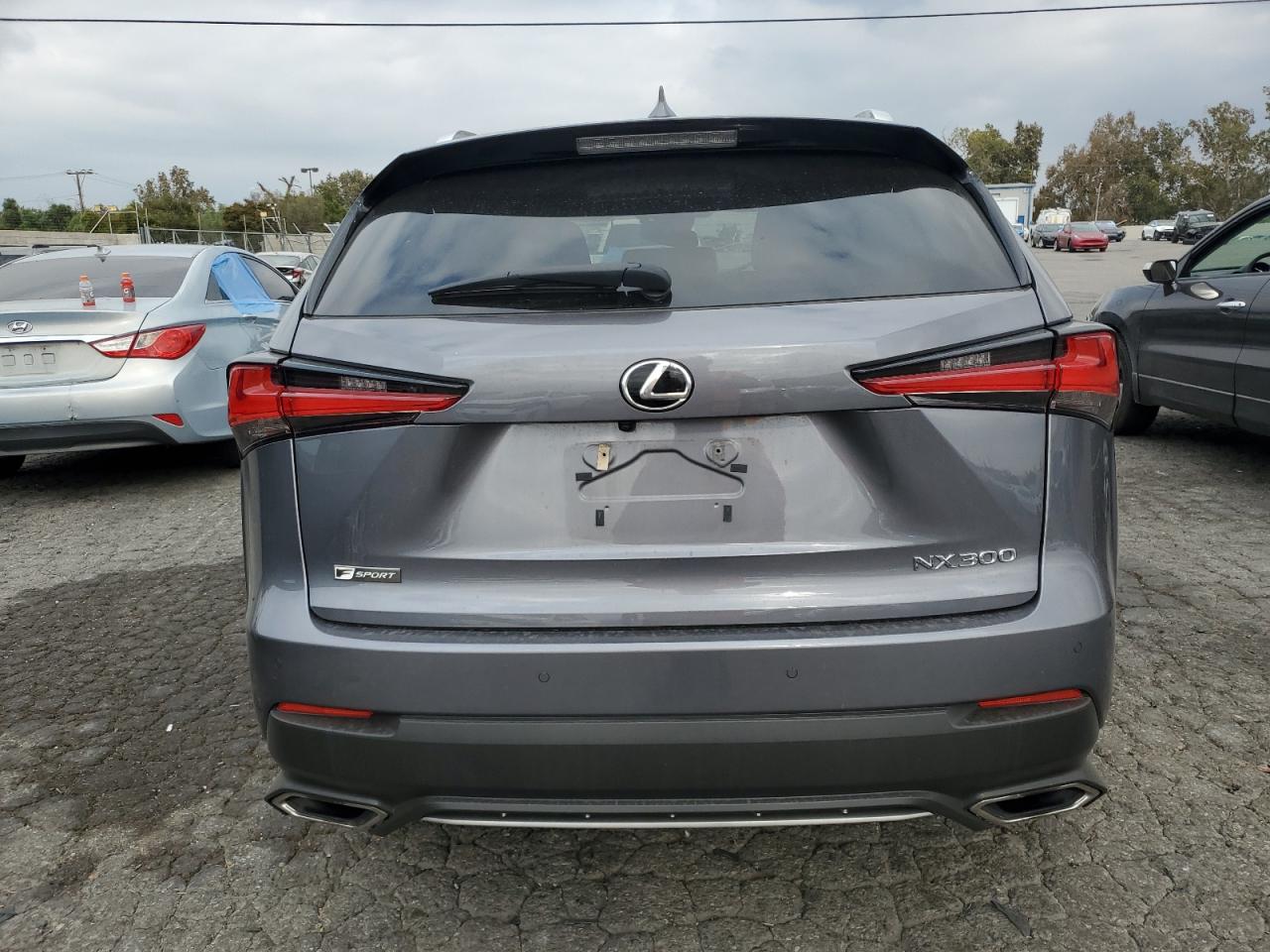 Lexus NX 300 Base Image 3