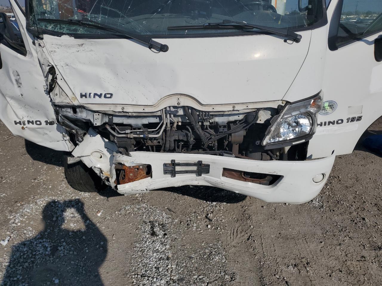 Hino 195 Image 12