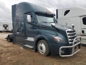  Salvage Freightliner Cascadia 1