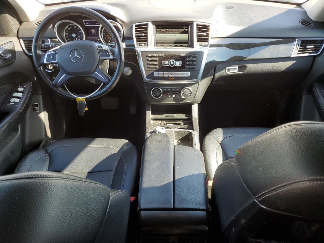 Mercedes-Benz M-Class 350 Image 11