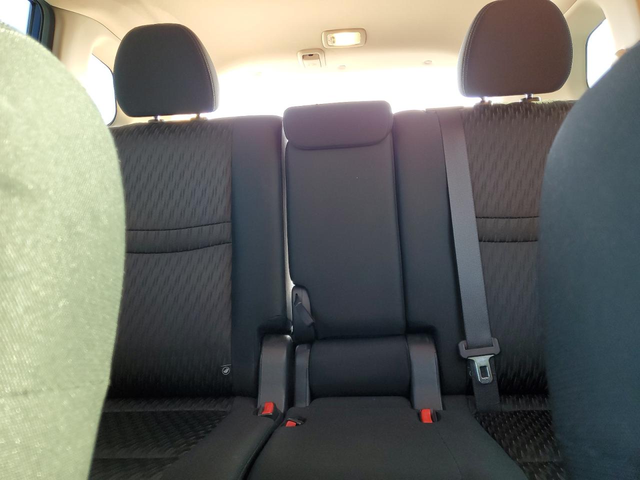 Nissan Rogue S Image 7