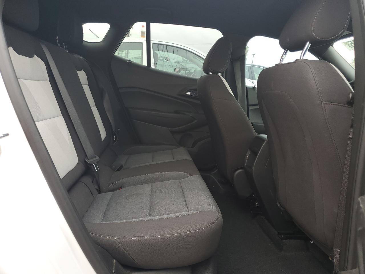 Chevrolet Trax 1rs Image 12