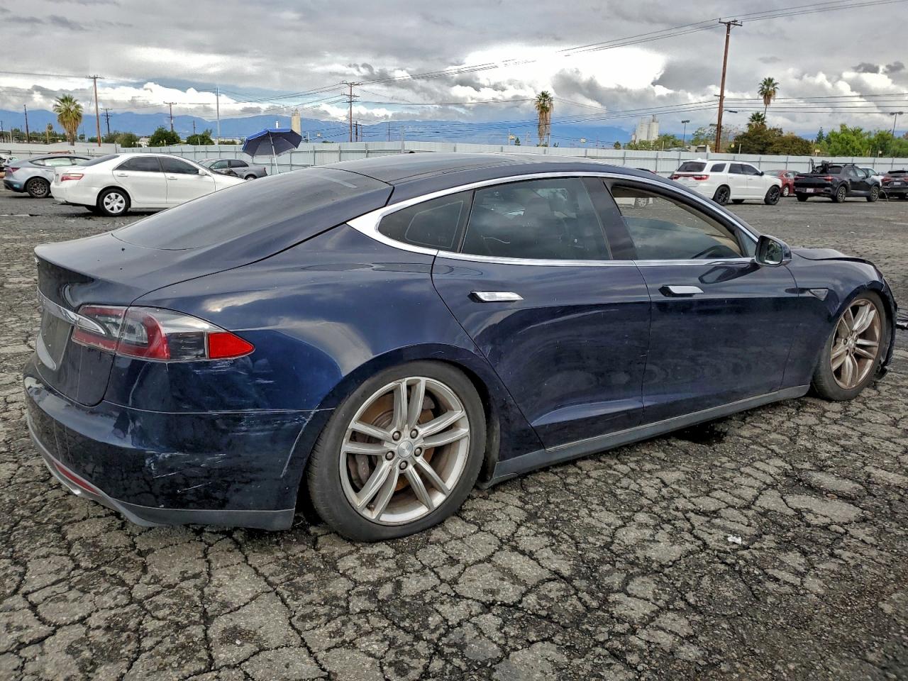 Tesla Model S Image 3