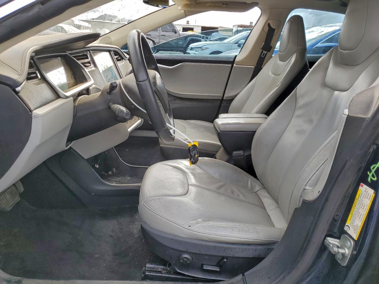 Tesla Model S Image 4