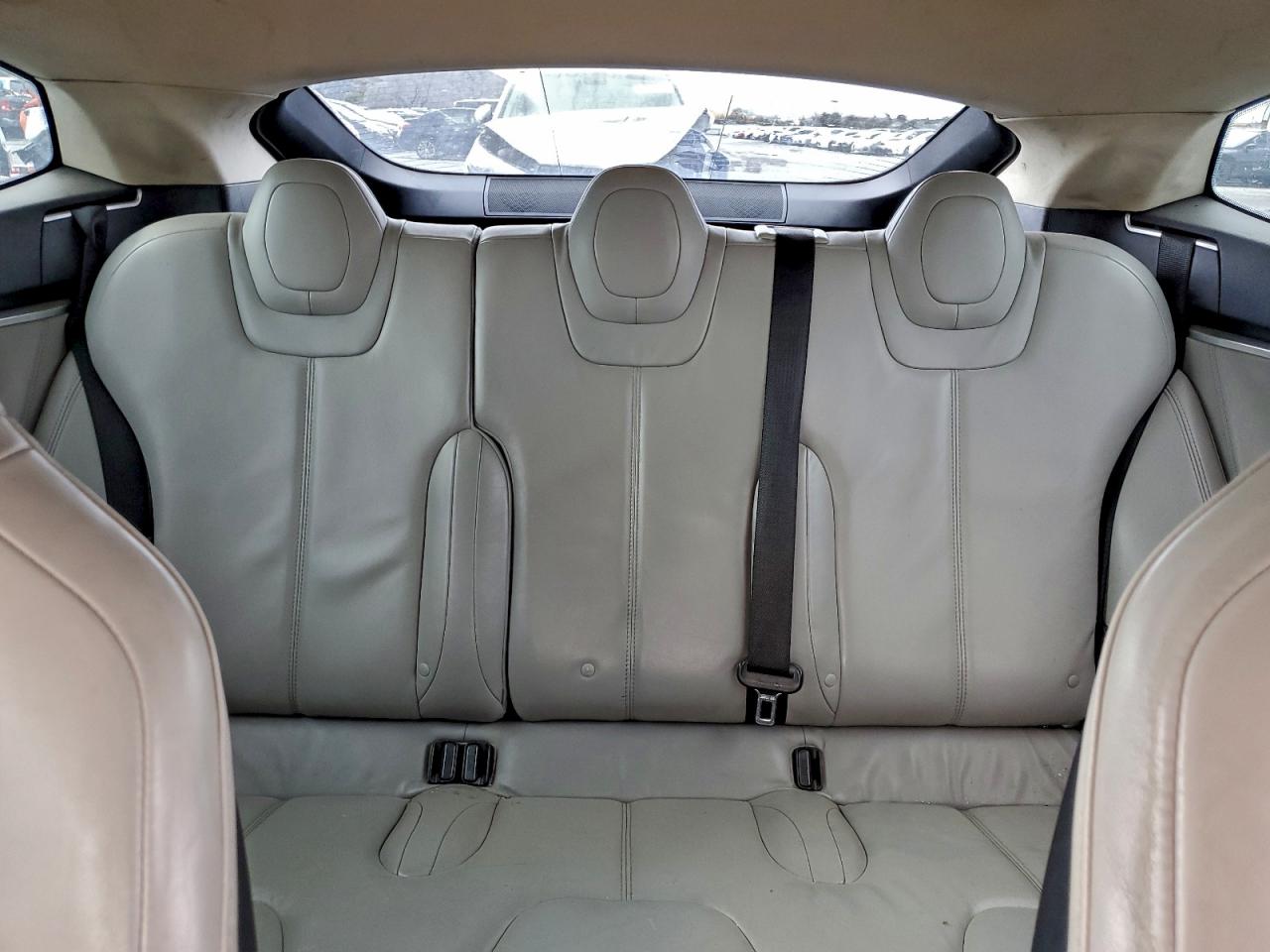 Tesla Model S Image 12